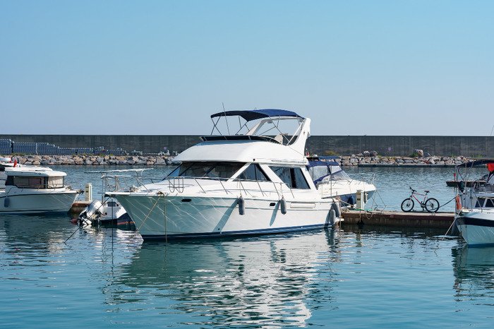 yacht charter companies in dubai