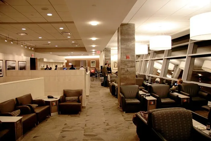 Top 8 Airport Lounges in Denver International Airport (DEN)
