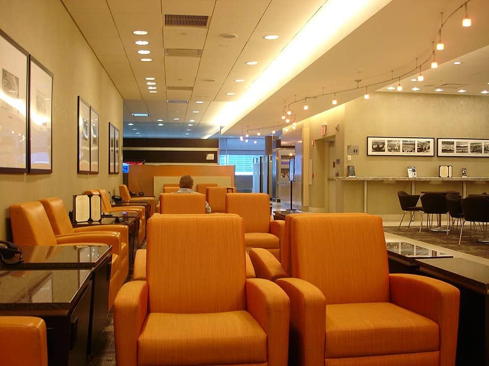Top 8 Airport Lounges in Denver International Airport (DEN)