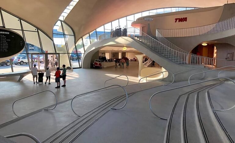Top 10 Busiest Airports in the World for Long-Haul Flights – September 2025