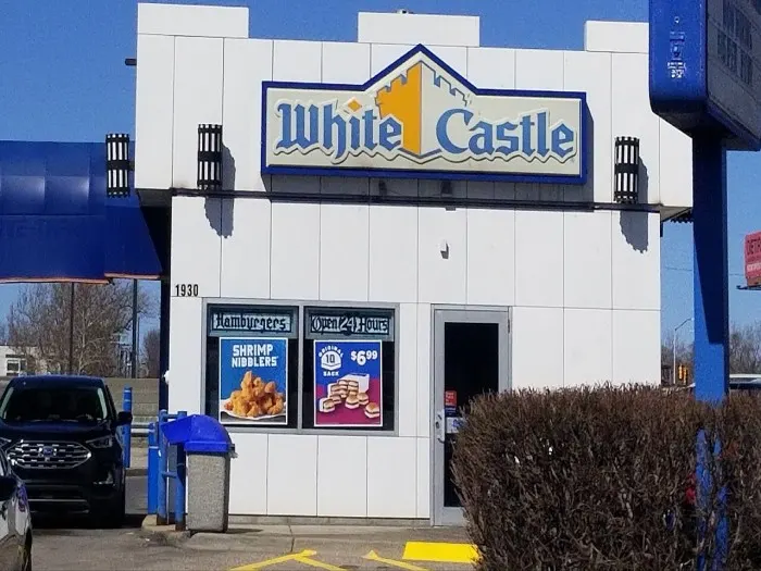 White Castle Launches Its First Automated Food Kiosk at Boston Airport